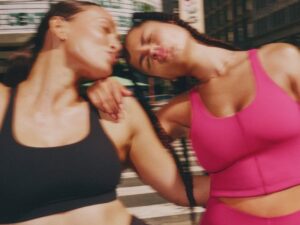 women-in-athleisure
